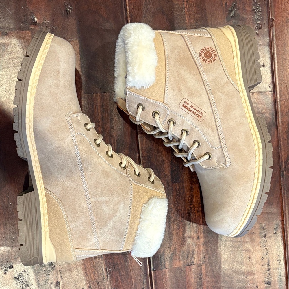 Women's Beige Winter Boots with Faux Fur Lining